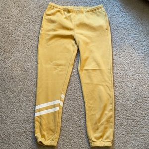 EUC women’s sweatpants. Very comfortable.